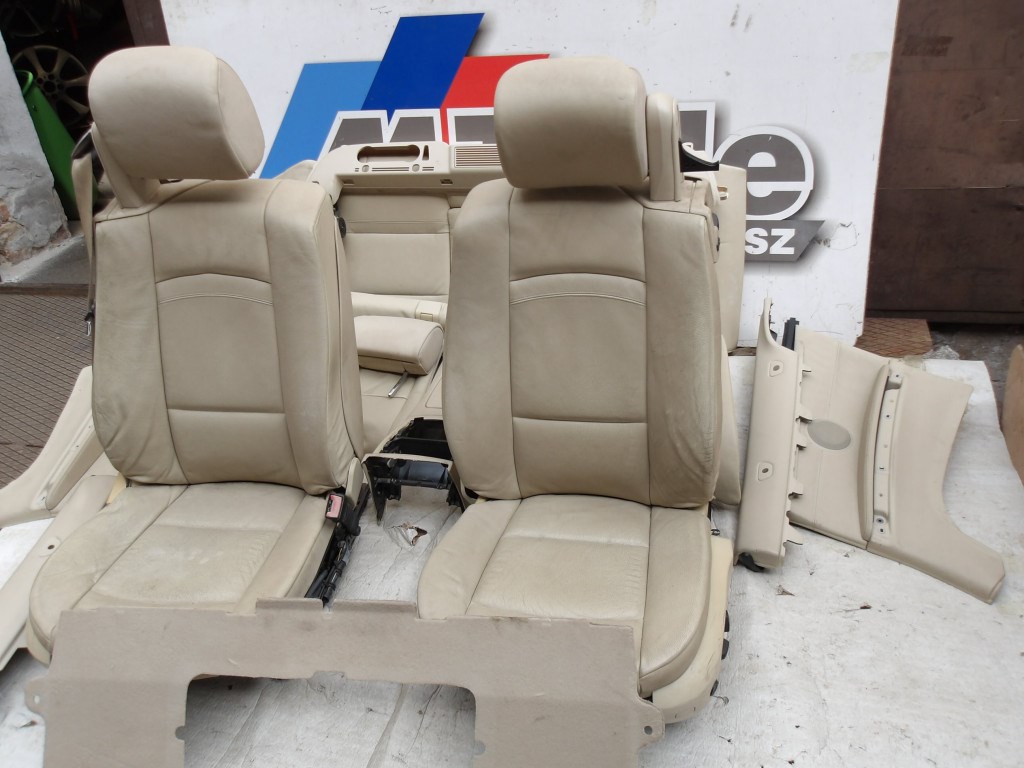 ÁR/SZETT [GYÁRI BONTOTT] BMW - BELSŐ , ÜLÉS SZETT, AJTÓKÁRPITOKKAL - BÉZS BŐR - 3-AS / E93 - ÁLLAPOT A LEÍRÁSBAN! 1. kép